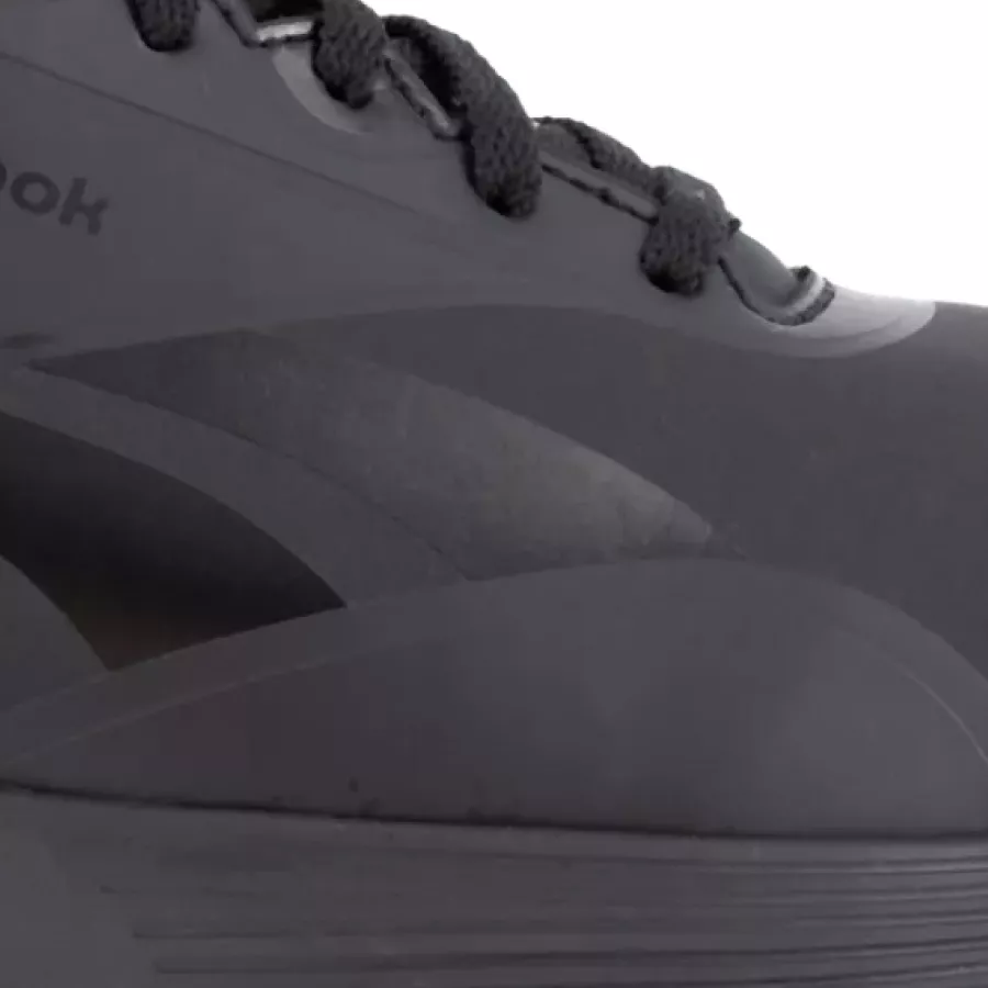 **Water-Resistant Upper** helps protect feet from moisture in damp working conditions.