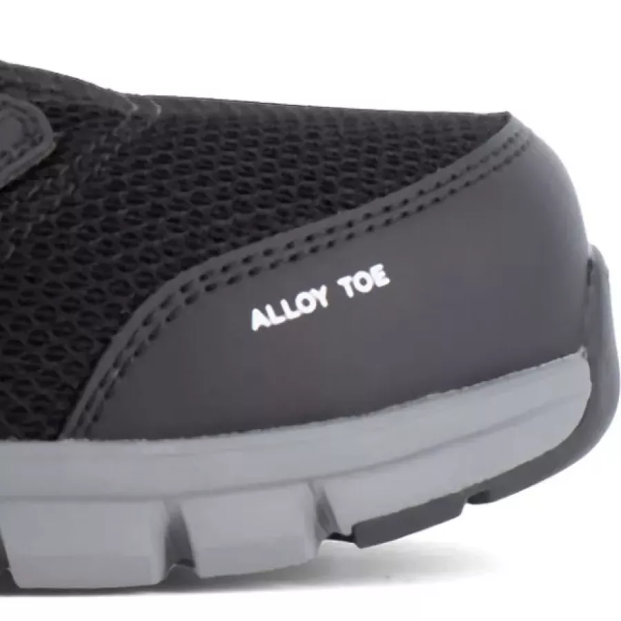 Die **Aluminium-Zehenschutzkappe** bietet starken Schutz und hält den Schuh dabei leicht für ganztägigen Komfort.