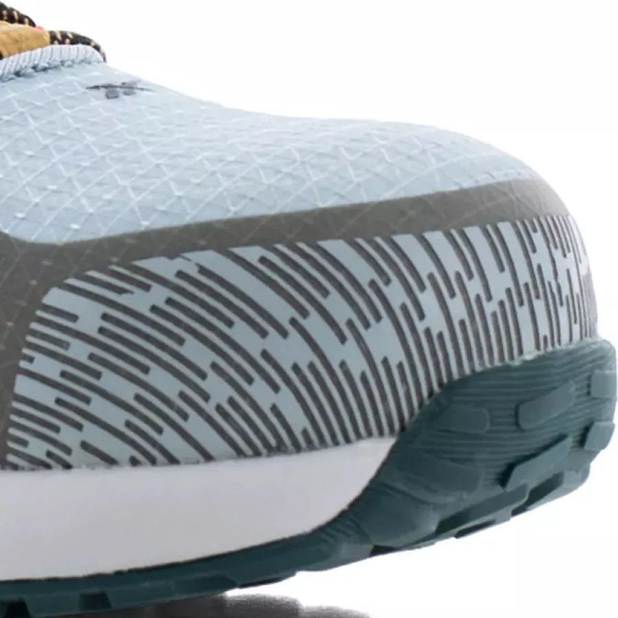 **Composite-Zehenschutzkappe** bietet zuverlässigen Schutz und hält die Schuhe leicht und agil.