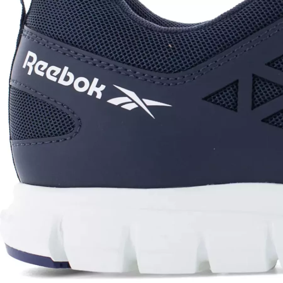 **Durchtrittsichere Einlage** schützt Ihre Füße vor spitzen Gegenständen, ohne zusätzliches Gewicht.