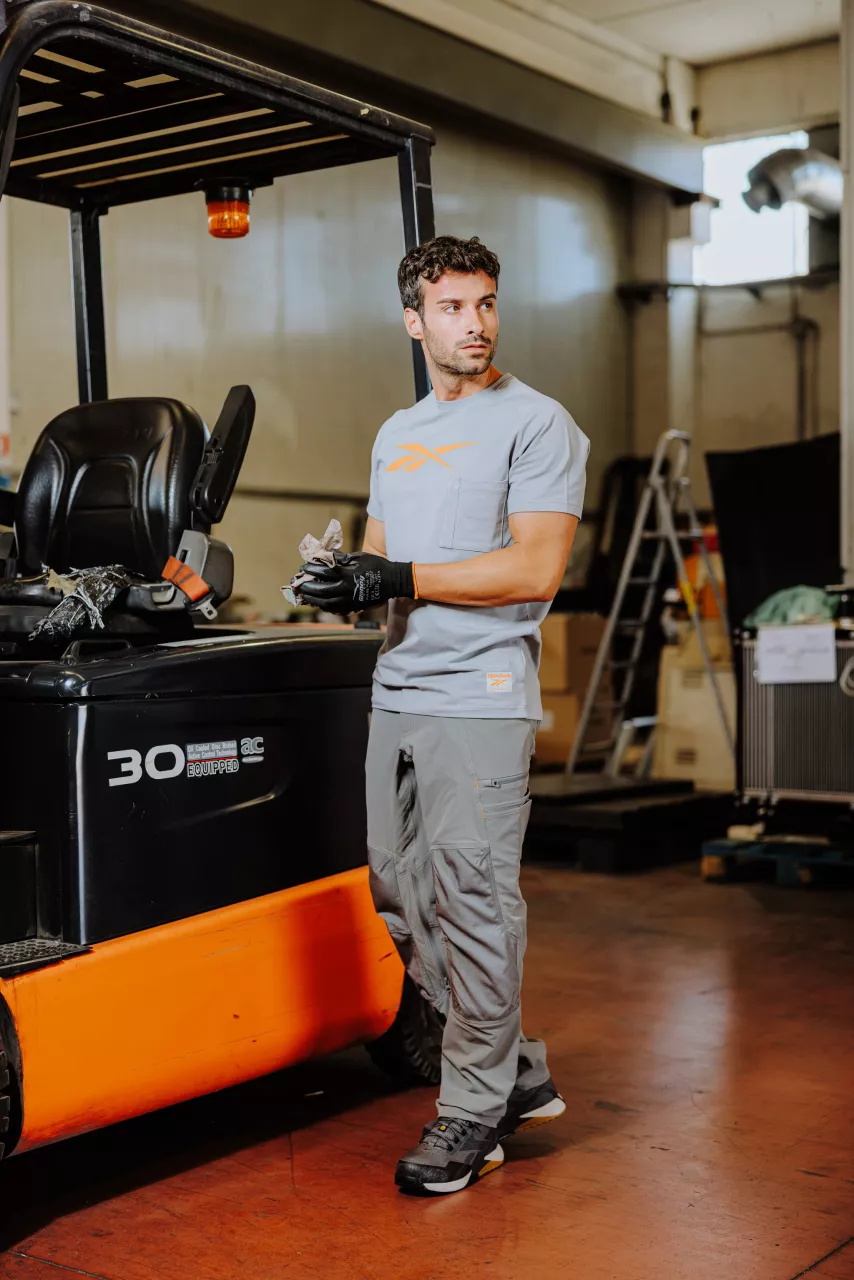 Reebok RB003TLTG1, Vector Mens Knitted T-shirt, Light Grey, image 2, gallery thumbnail