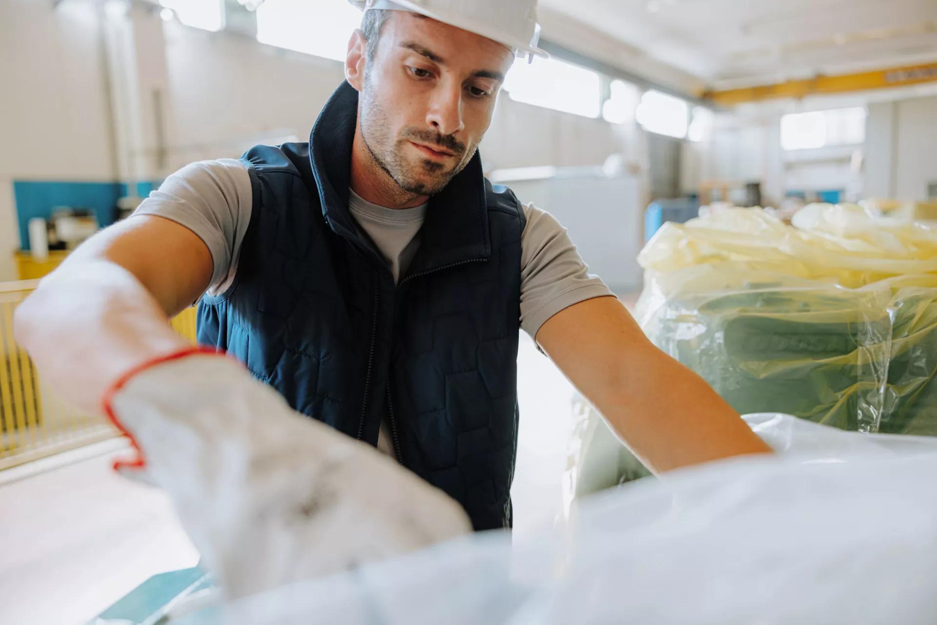 Reebok RB002VNVB, Mens Woven Padded Vest, Navy Blue, image 3