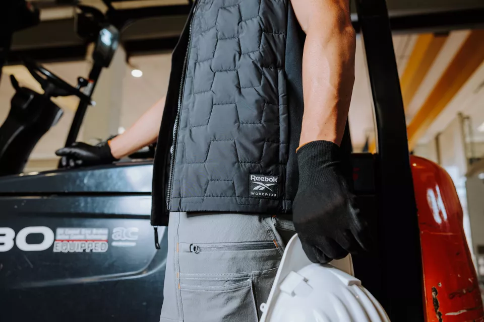 Reebok RB002VBLK, Mens Woven Padded Vest, Black, image 5, gallery thumbnail