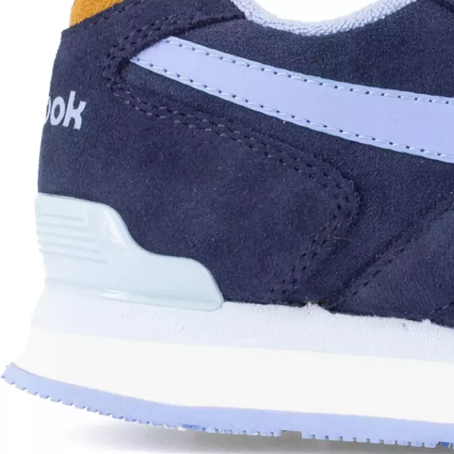 **Durchtrittschutz** schützt den Fuß vor spitzen Gegenständen von unten, ohne aufzutragen.