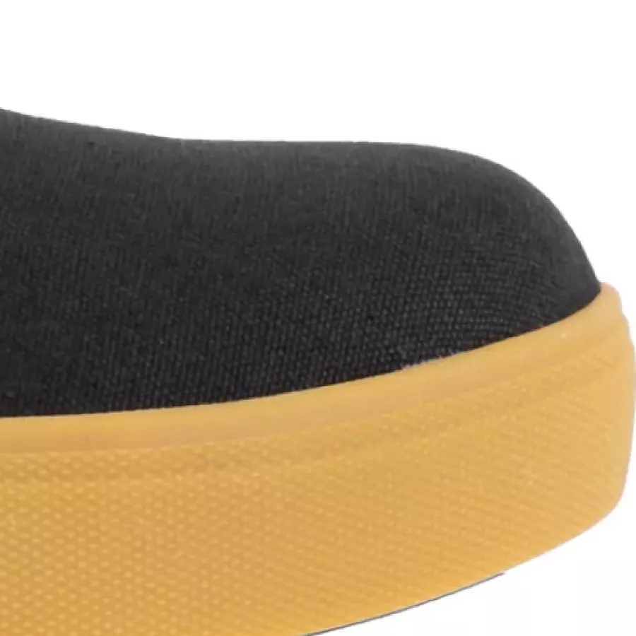 **Composite-Zehenkappe** schützt Ihre Füße bei gleichzeitig geringem Gewicht für ganztägigen Komfort.