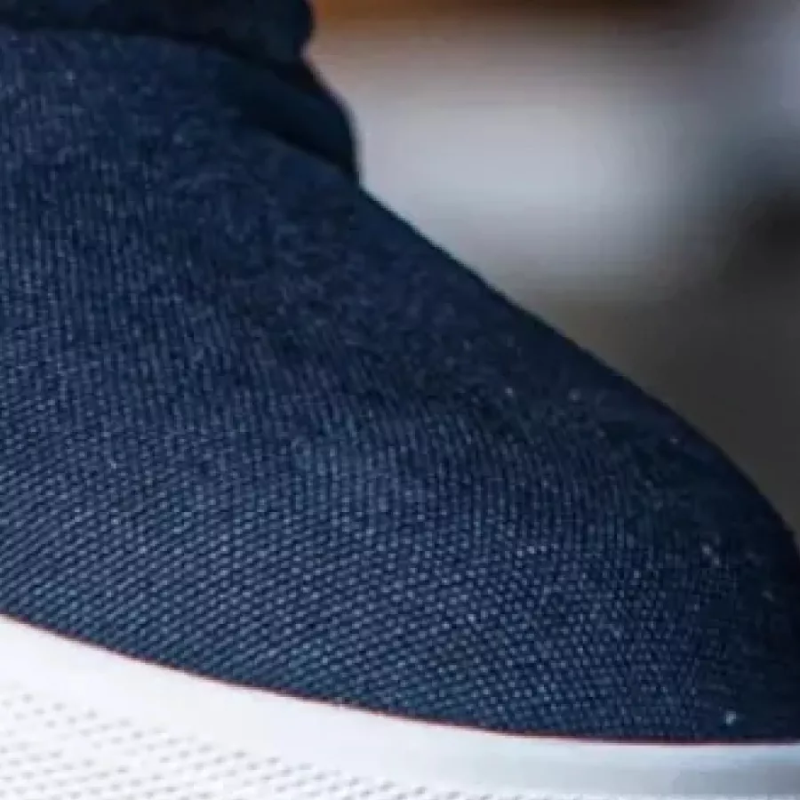 **Highly Breathable** keeps your feet cool and dry throughout the day.