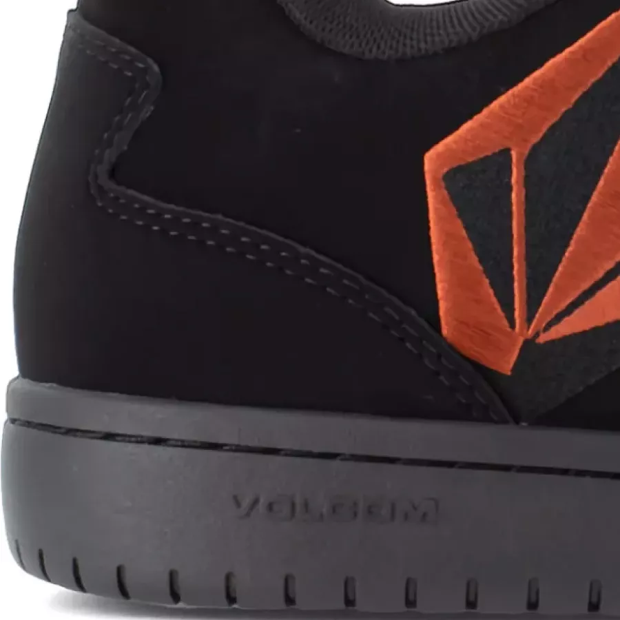 **Anti-Perforation Insert** shields your feet from sharp objects without adding extra weight.