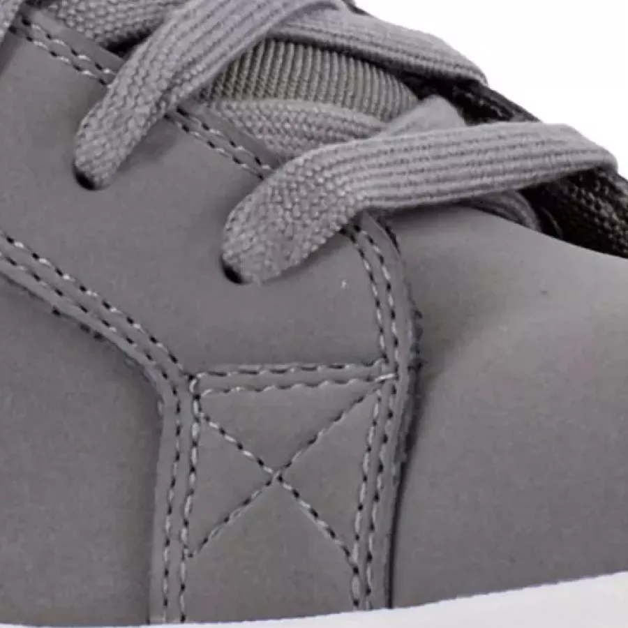 **Hochgradig atmungsaktiv** sorgt dafür, dass Ihre Füße während langer Arbeitstage kühl und trocken bleiben.