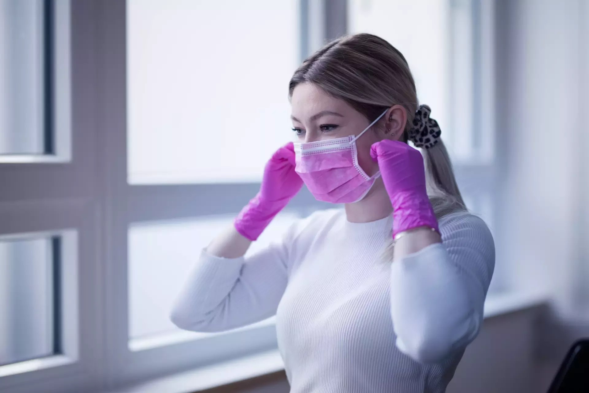 Nitras Medical 8327, CANDY WAVE nitrile disposable gloves, pink, image 3