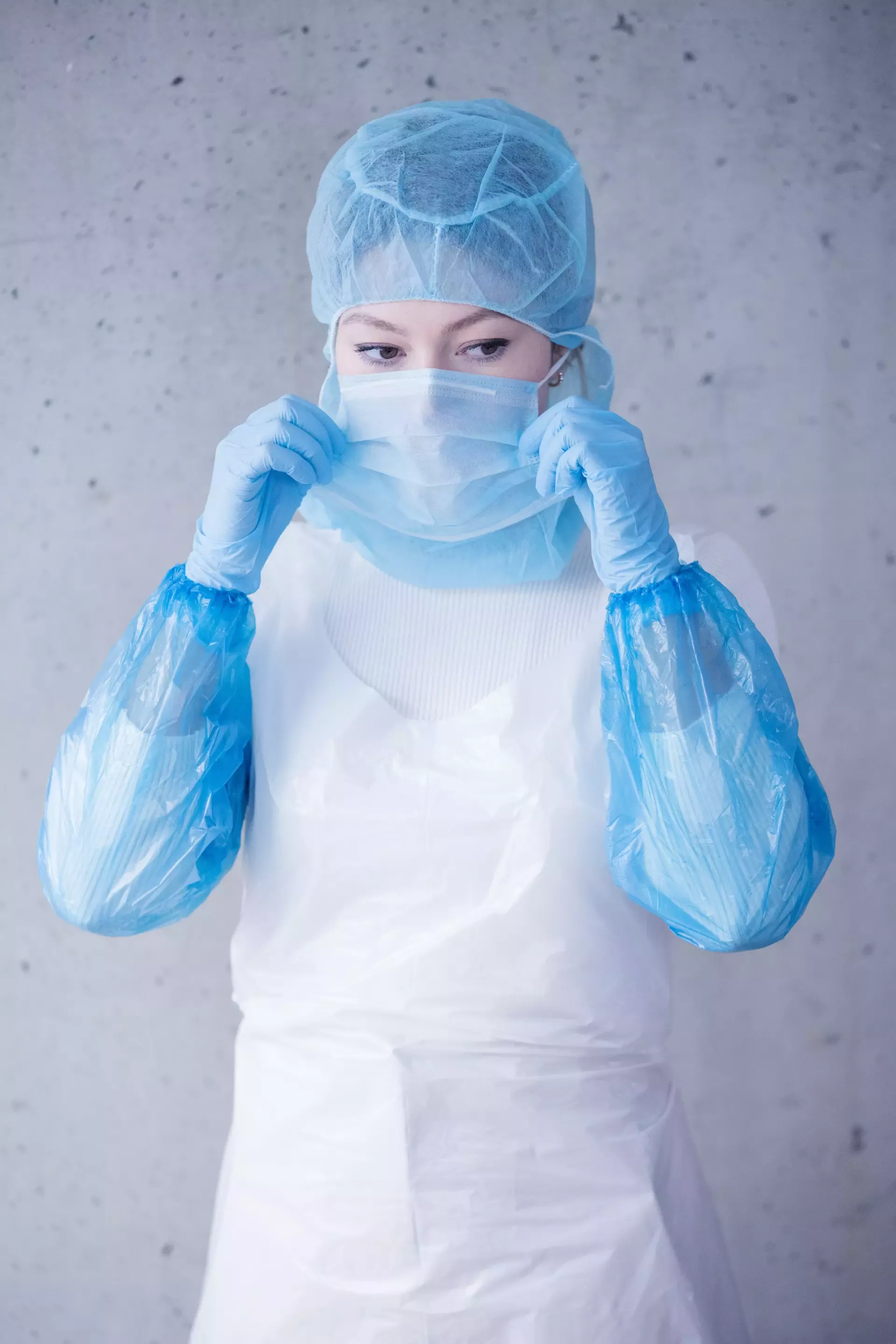 Nitras Medical 4022, Astro caps with integrated 2-ply face mask with nosepiece, image 2