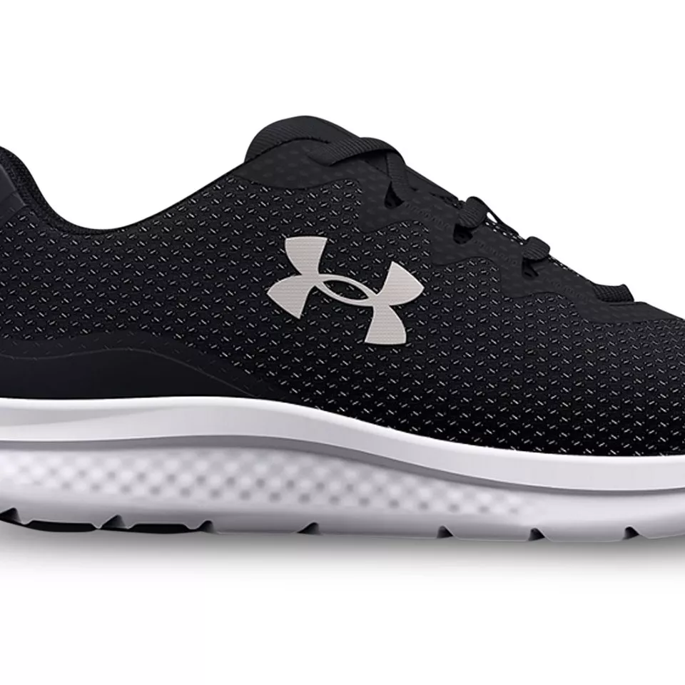 **Breathable mesh upper.** Lightweight, ventilated mesh construction keeps feet cool and comfortable across a full shift.