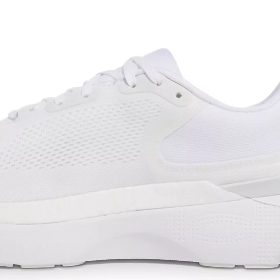 **Shift-ready cushioning.** A thick, layered foam midsole absorbs impact to keep you comfortable through long hours on your feet.