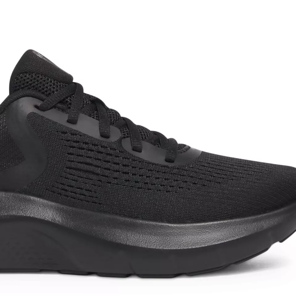 **Structured knit upper.** Engineered textile panels wrap your foot securely, keeping you comfortable through long shifts on your feet.