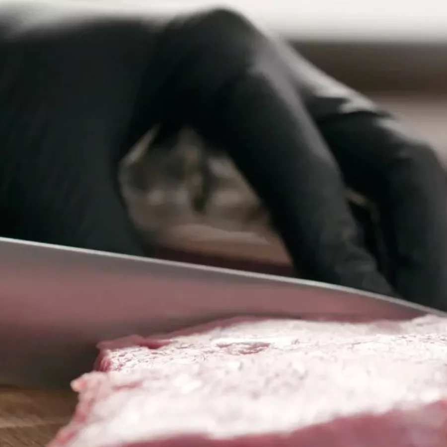 **Food Handling Approved** gives you the confidence to work cleanly and efficiently when preparing and serving with care.