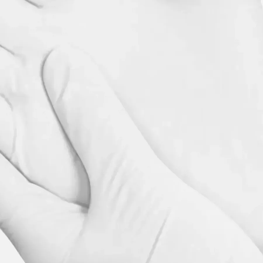 **Smooth Surface** delivers a natural feel and precise touch, so you can handle delicate tasks with confidence and control.