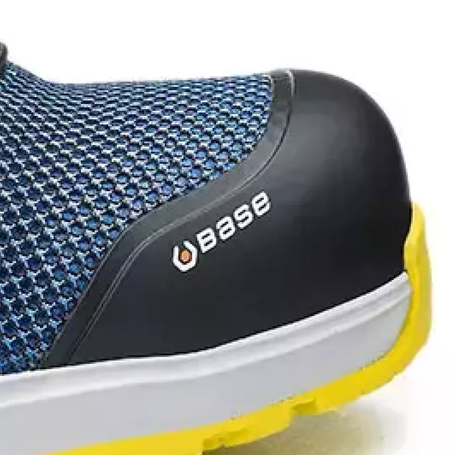 **Aluminum Toe Cap** offers dependable protection while keeping weight to a minimum for comfortable movement.