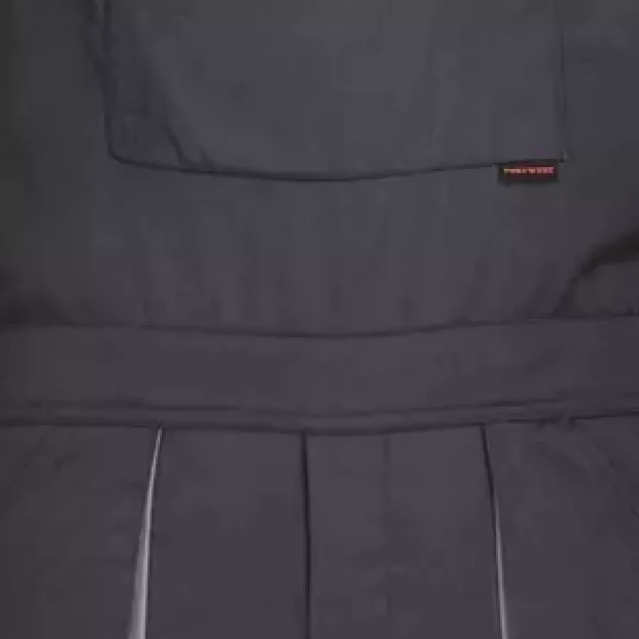 **Baumwollgewebe** fühlt sich weich auf der Haut an und bietet den ganzen Tag über atmungsaktiven Tragekomfort.