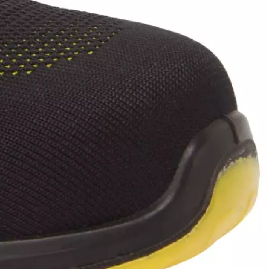 **Composite Toe Cap** delivers dependable protection while keeping the trainer light and comfortable for all-day wear.