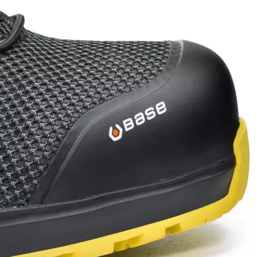 **Aluminum Toe Cap** offers dependable protection while keeping weight to a minimum for comfortable movement.