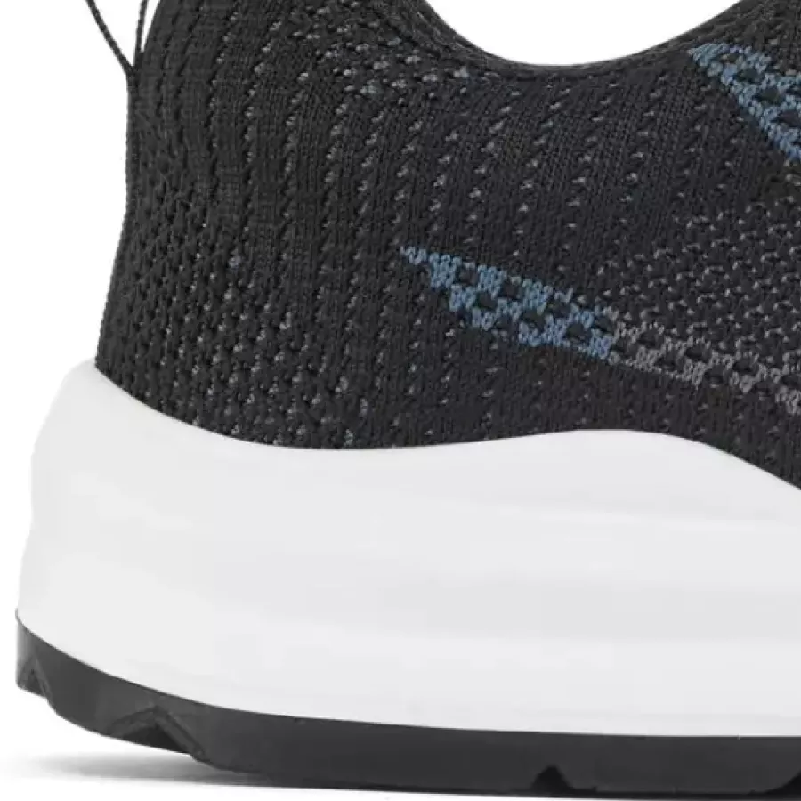 **Puncture Resistant Textile Midsole** adds confident underfoot support without sacrificing flexibility or freedom of movement.