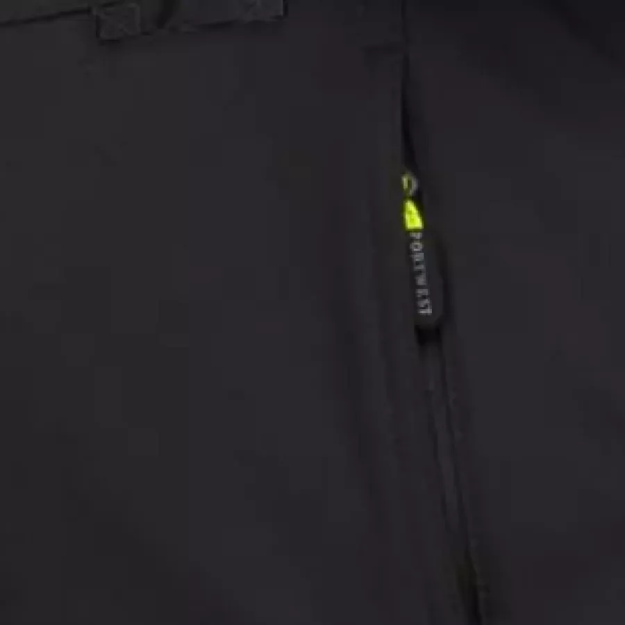 **Reißverschlusstaschen** halten Ihre Utensilien sicher und leicht zugänglich, ohne im Weg zu sein.