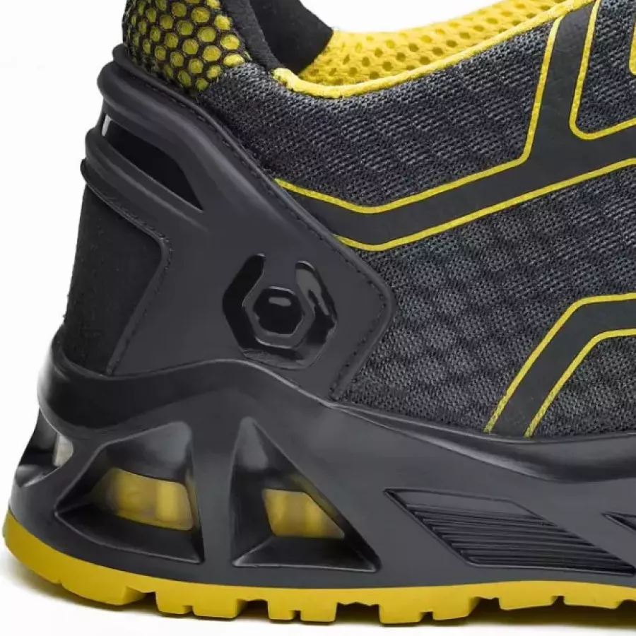 **Durchtrittsicherheit** lässt Sie sich sicher über scharfe Oberflächen bewegen, ohne Sie zu verlangsamen.