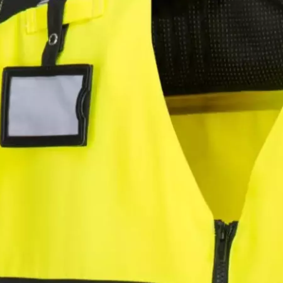 **Detachable ID Pocket** lets you display or remove your identification quickly without hassle.