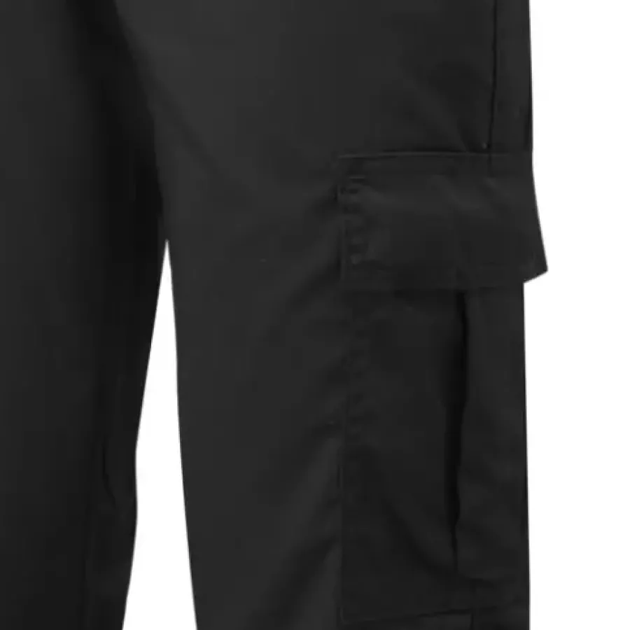 **Mehrere Taschen** halten Ihre Werkzeuge und Utensilien ordentlich geordnet und stets griffbereit.