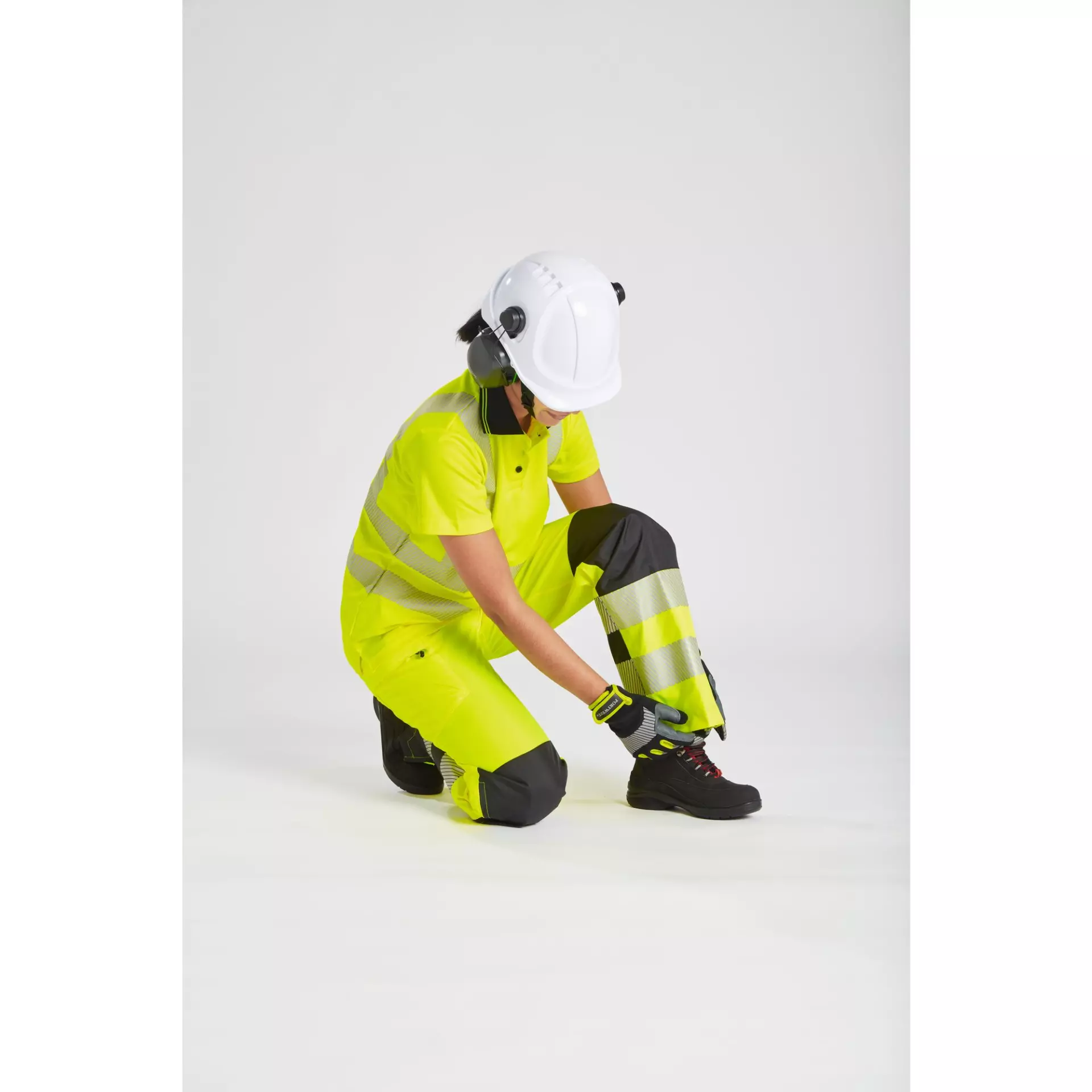Portwest LW72YBR, Hi-Vis Women's Cotton Comfort Pro Polo Shirt S/S, Yellow/Black, image 3