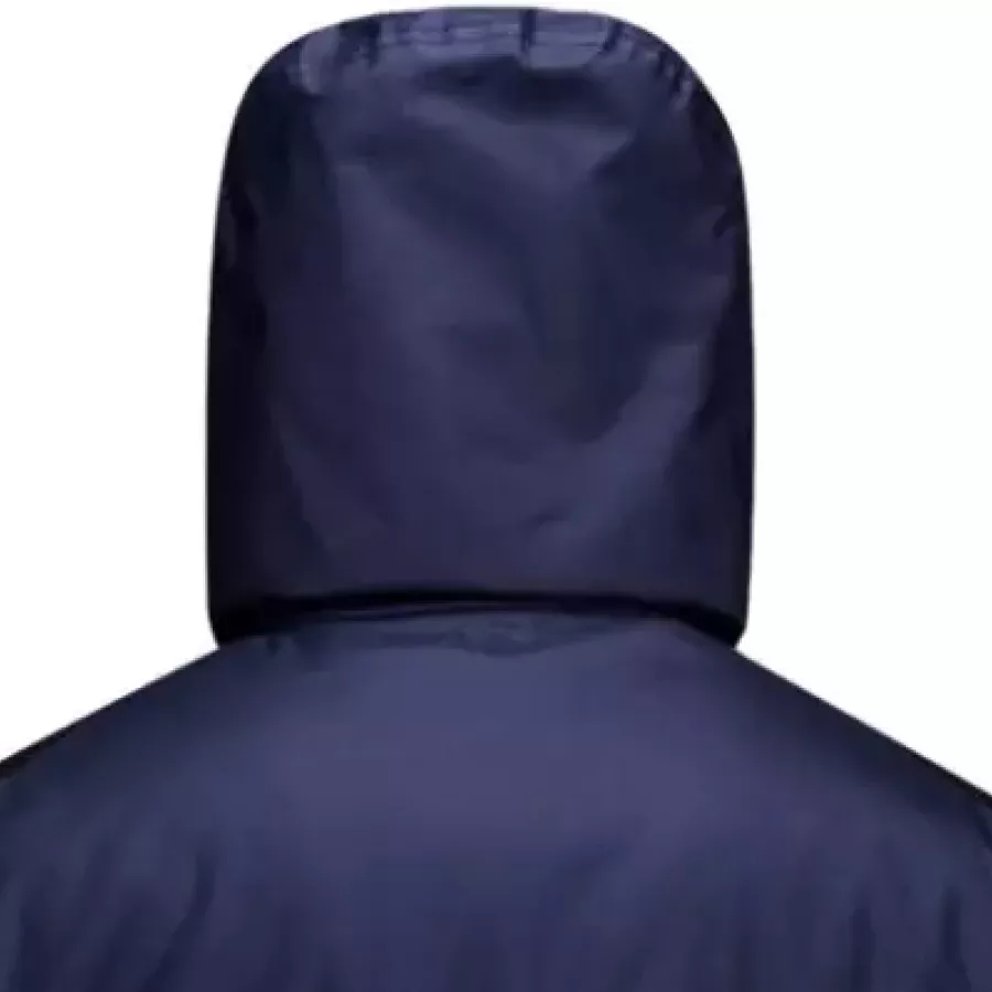 **Verstaubare Kapuze** lässt sich bei Nichtgebrauch sauber verstauen und bietet Flexibilität und Bewegungsfreiheit.