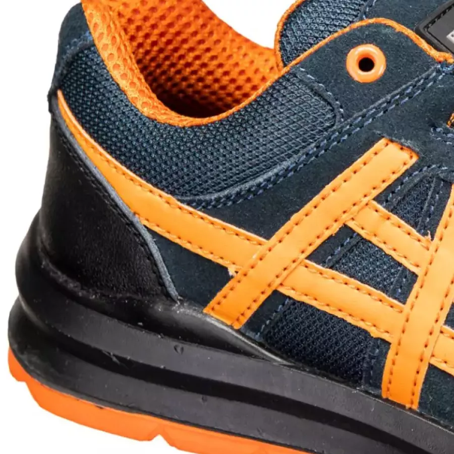 **Energy Absorption** cushions every step to reduce fatigue and help you feel lighter on your feet from morning to finish.