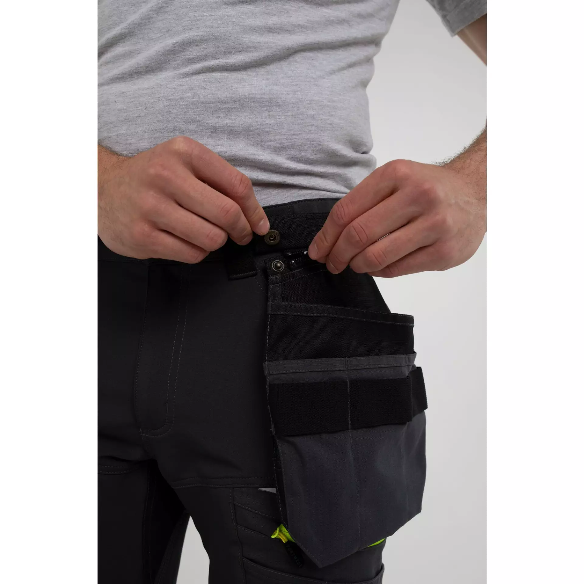 Portwest DX440BKR, DX4 Detachable Holster Pocket Trousers, Black, image 3