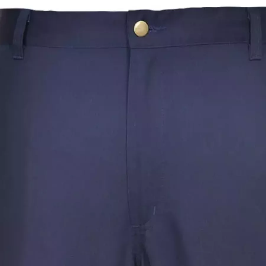 **Strapazierfähiges Gewebe** hält der täglichen Beanspruchung stand und bleibt dabei leicht und komfortabel für lange Schichten mit viel Bewegung.