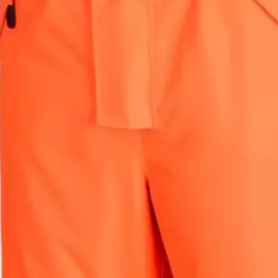 **Wasserbeständigkeit** hält Sie trocken und komfortabel, selbst bei nassen Winterbedingungen.