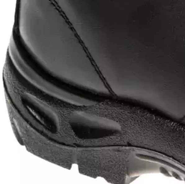 The **energy absorbing seat region** in the heel of the boot works to reduce the impact of each step. This provides improved shock absorption and stability, helping to reduce foot fatigue and keep you comfortable during long shifts.