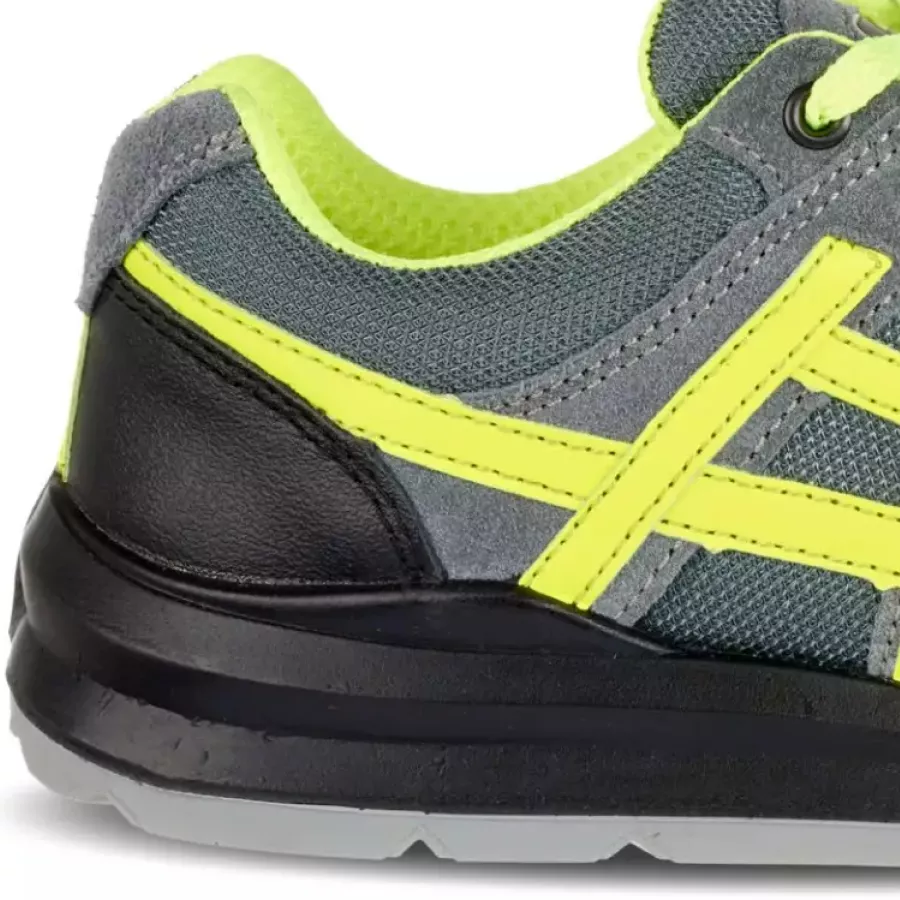 **Energy Absorption** cushions every step to reduce fatigue and help you feel lighter on your feet from morning to finish.