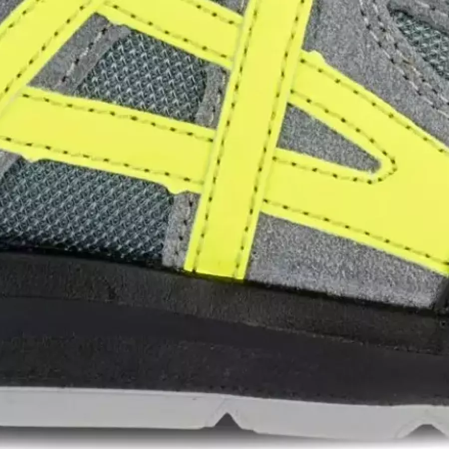 **Antistatic Properties** enhance all-day comfort by minimizing static buildup for a more relaxed, controlled feel at work.