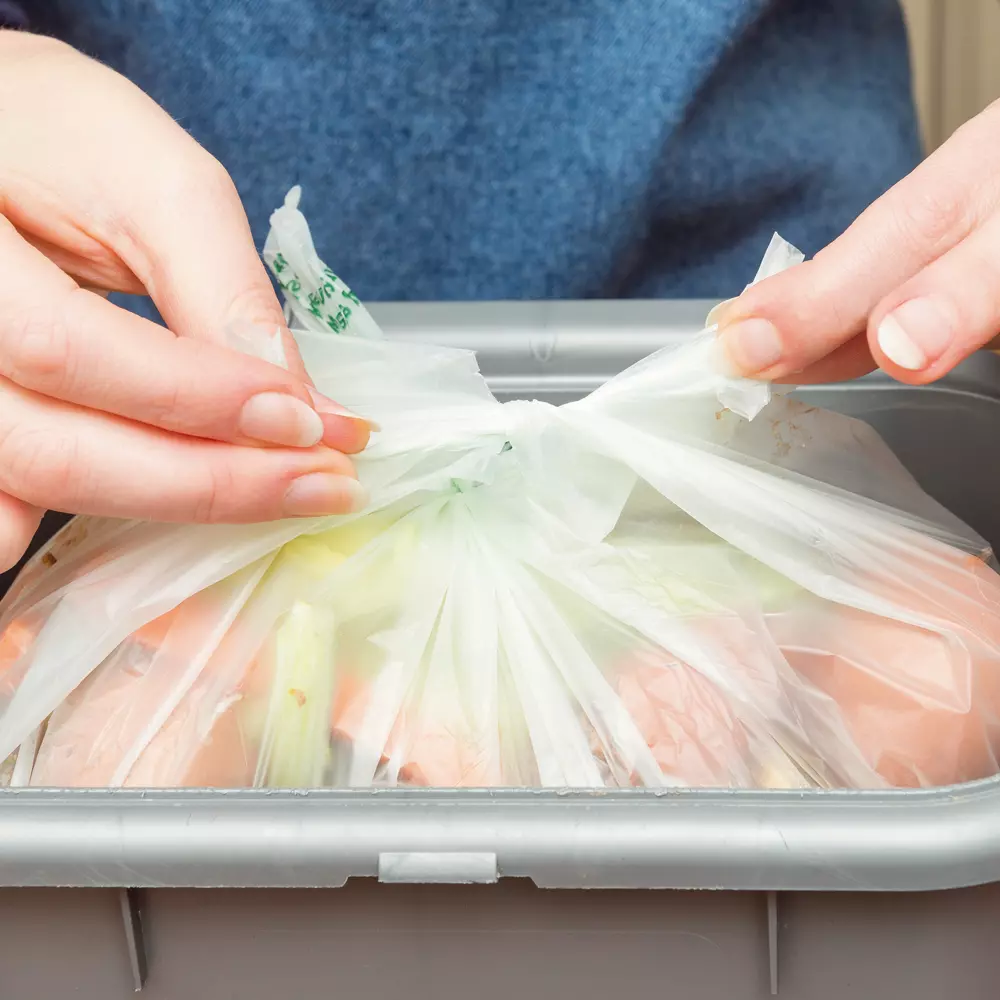 NATUREStar 32297, Biodegradable Corn Starch Garbage Bags with Handle, 15 l, Roll, image 7