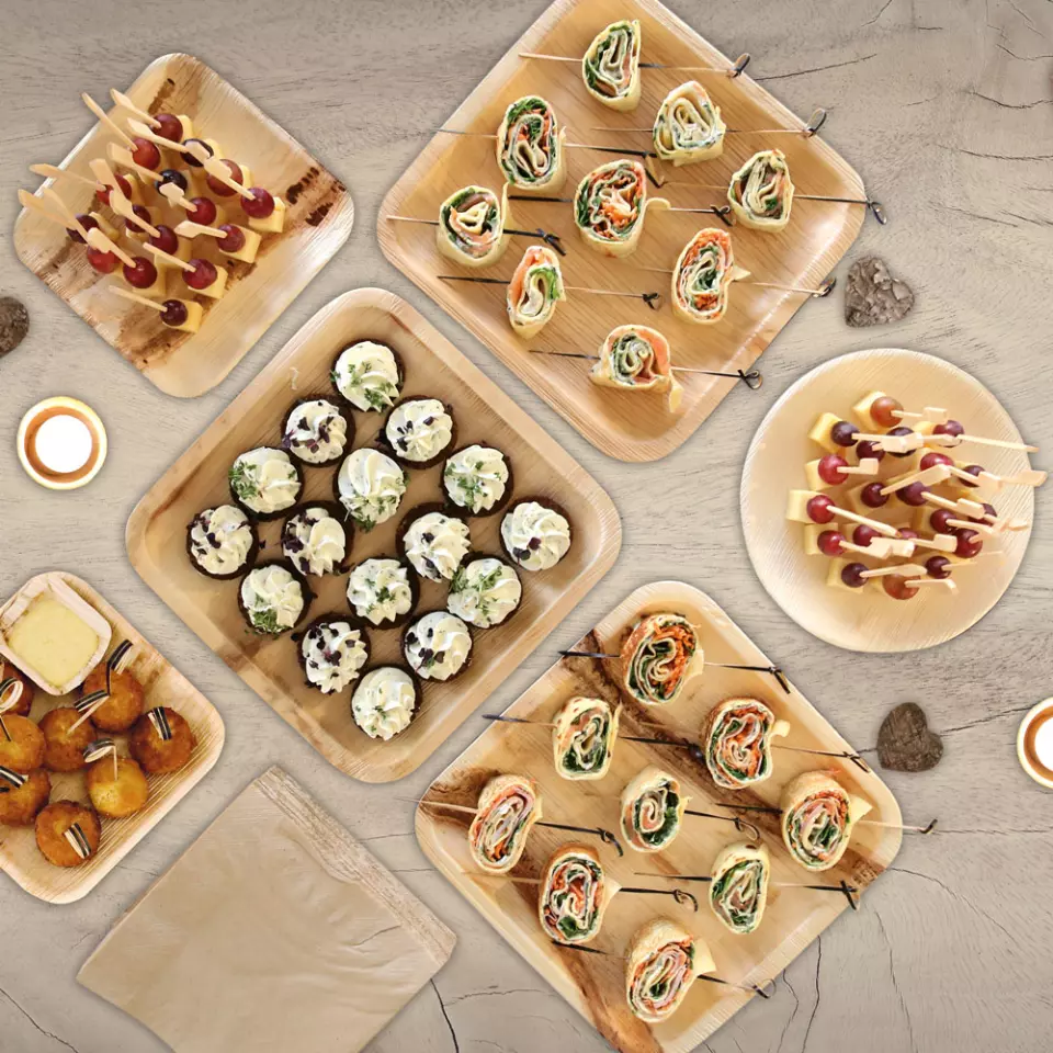 NATUREStar 410613, Organic Round Palm Leaf Plates, ø 200 mm, image 2, gallery thumbnail