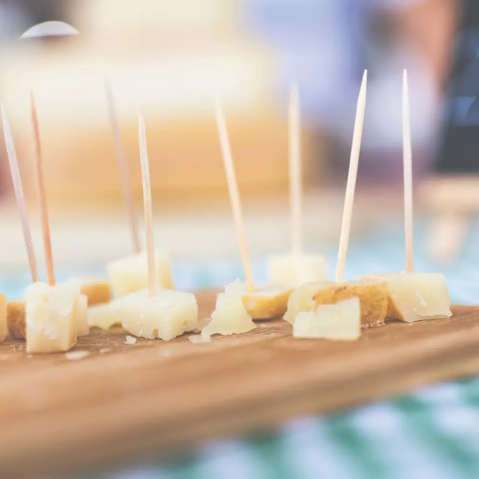 NATUREStar 38813, Organic Wood Toothpicks, 65 mm, Loose in Plastic Dispenser, image 7, gallery thumbnail