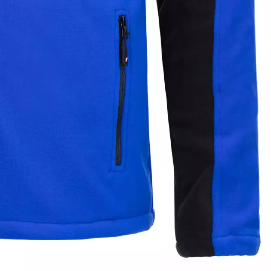 **Elastic Cuffs** keep your sleeves comfortably in place for easy, unrestricted movement.