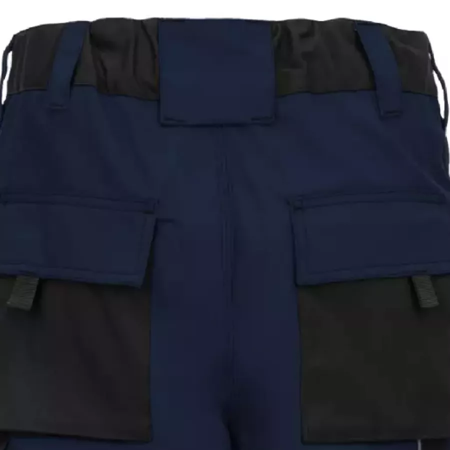 **Elastisk midja med förhöjd rygg** rör sig med dig för heldagskomfort och en säker passform.