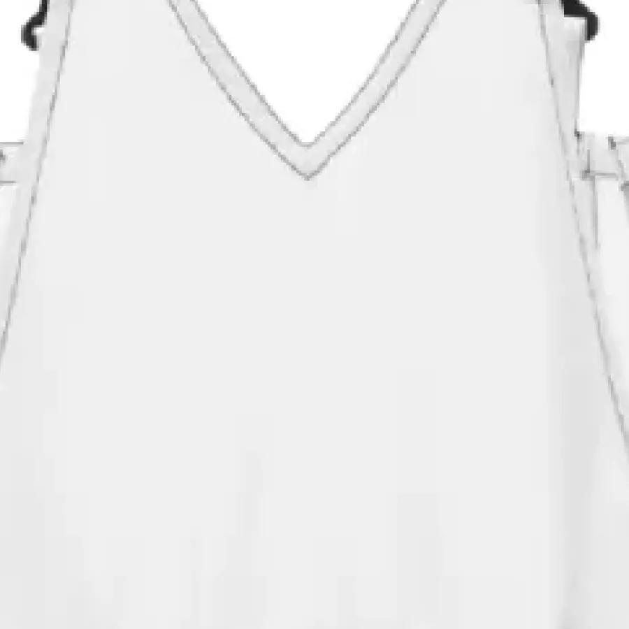 **Atmungsaktives Material** lässt überschüssige Wärme entweichen, damit Sie sich bei der Bewegung frisch fühlen.