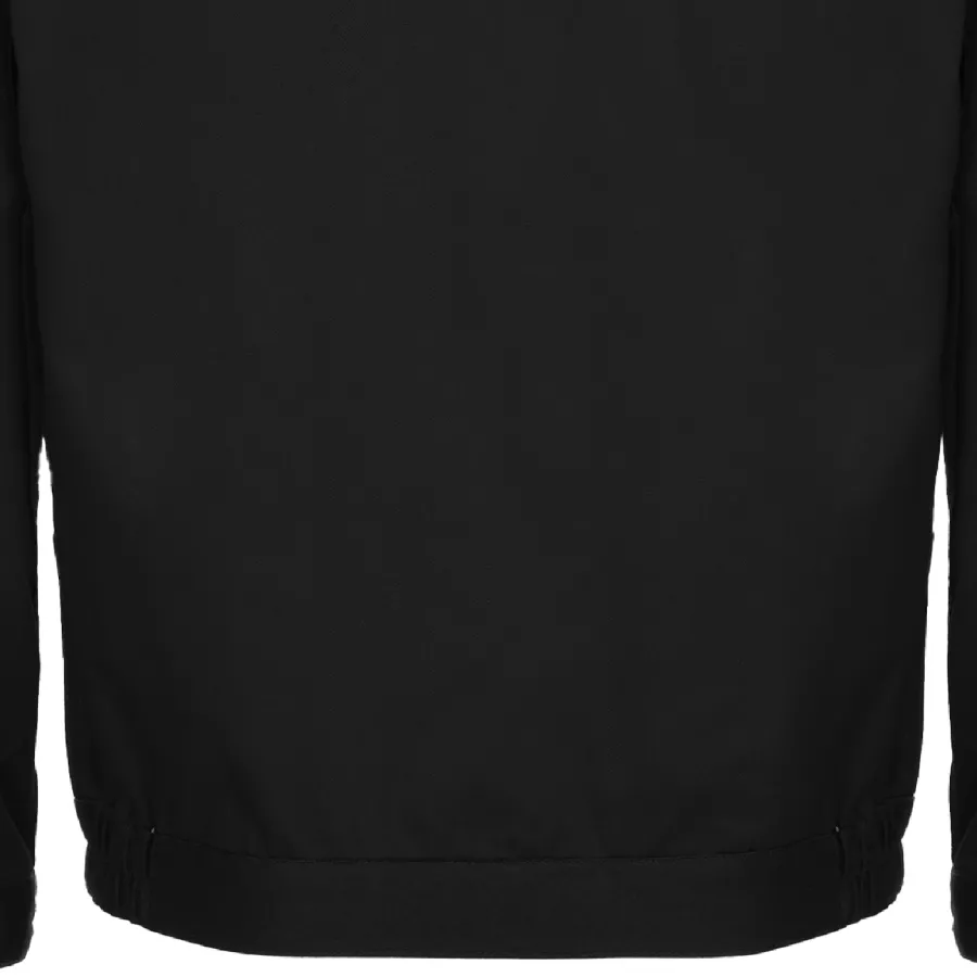 **Elastic Waist** gently hugs your body for a tailored feel that moves with you.