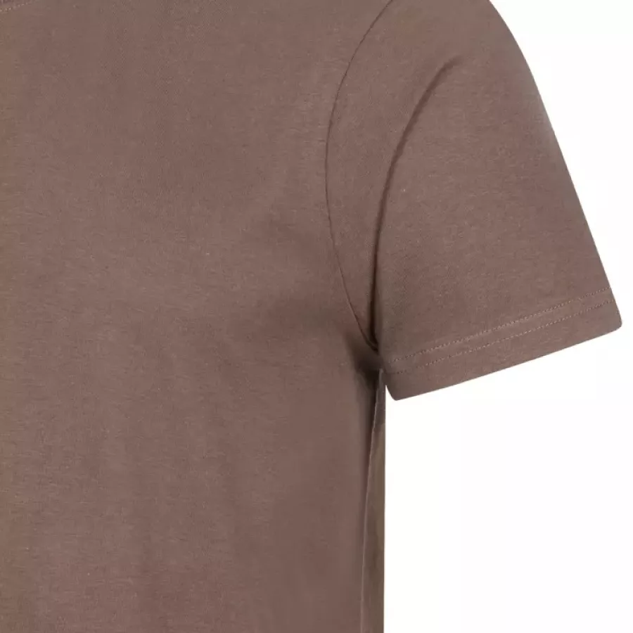 **Short Sleeve** gives you cool, unrestricted freedom during active work.