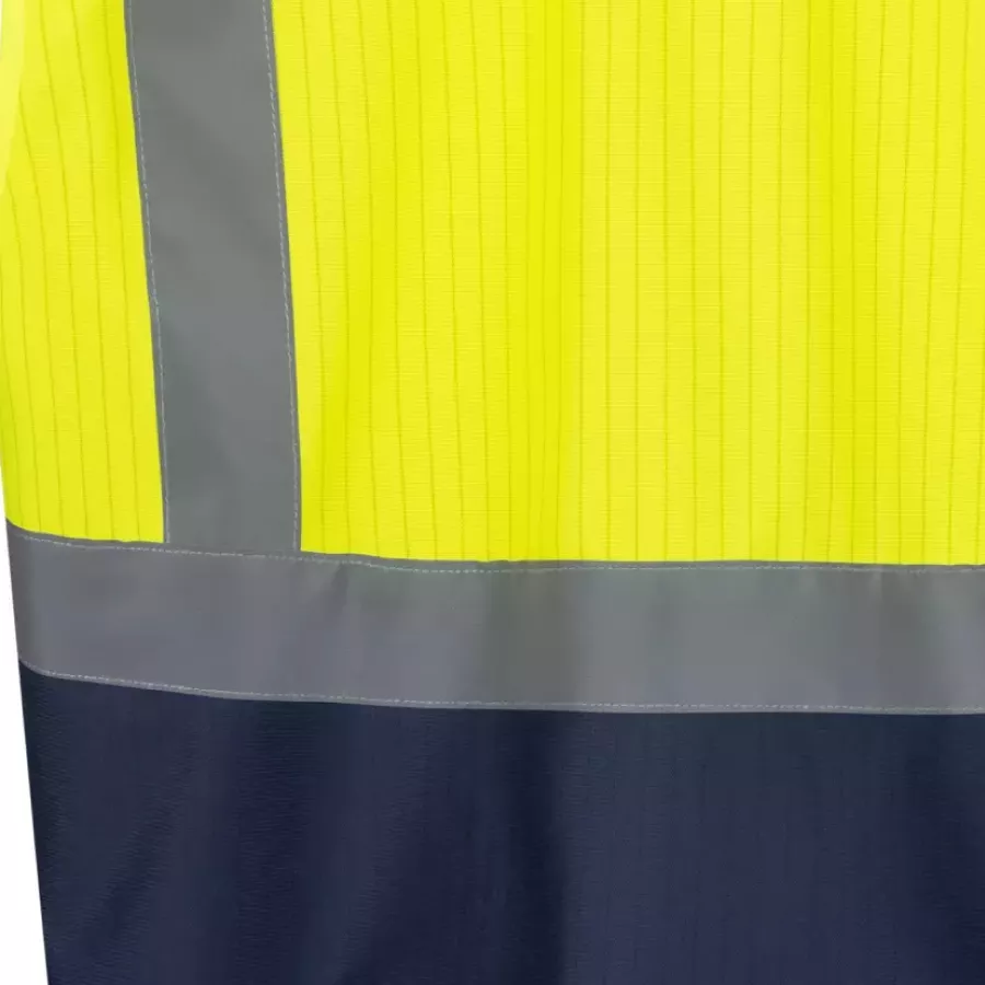 **Reflective Stripes** enhance your visibility so you can move confidently in low-light conditions.