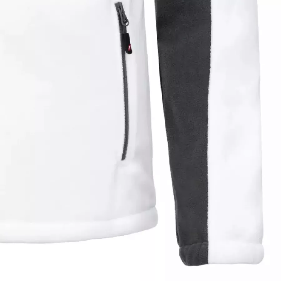 **Elastic Cuffs** keep your sleeves comfortably in place for easy, unrestricted movement.