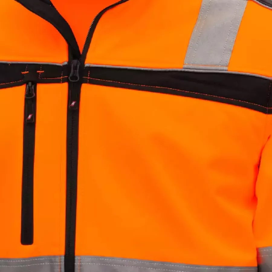 **Water-Repellent Construction** keeps you comfortably dry so you can stay focused in shifting weather.