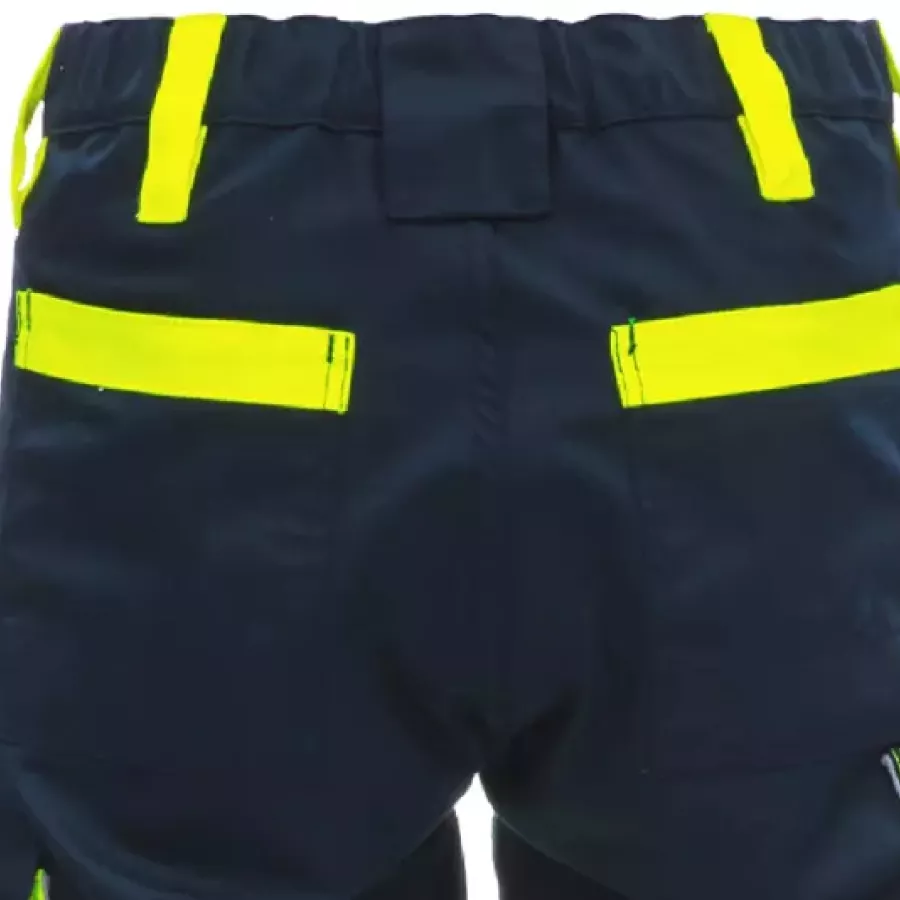 **Elastic Waist** flexes with your movement to keep you comfortable through active workdays.