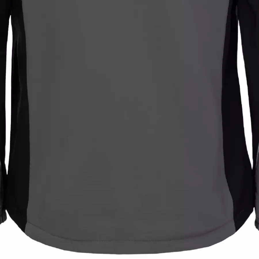 **Verlängerter Rücken** bietet zusätzliche Abdeckung, die beim Greifen, Beugen und Bewegen bequem bleibt.